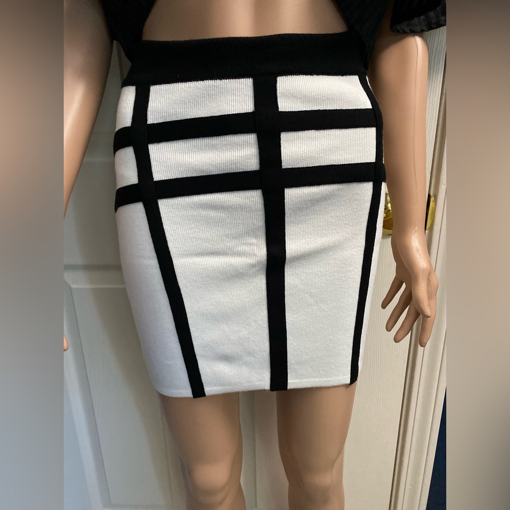 bebe Black and White Pencil Skirt